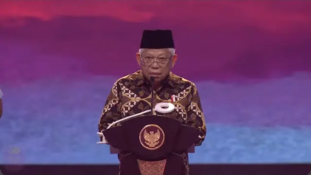 Wakil Presiden Ma'ruf Amin dalam ASEAN Business Awards 2023 di Hotel Ritz-Carlton, Jakarta, Senin (5/9/2023). Menurutnya, pengusaha di kawasan ASEAN memang didominasi oleh UMKM. (Arief/Liputan6.com