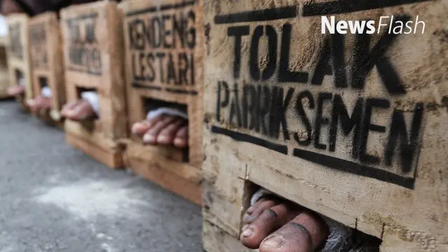 Patmi, seorang peserta semen kaki di depan Istana meninggal dunia. Dia wafat setelah cor semen di kakinya dilepas. Atas wafatnya wanita 48 tahun tersebut, Gubernur Jawa Tengah Ganjar Pranowo mengungkapkan bela sungkawa.