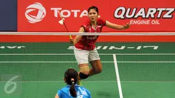 Pebulutangkis tunggal Putri Indonesia, Lindaweni Fanetri saat berlaga melawan Tai Tzu Ying (China Taipei) di Total BWF World Championships 2015 di Jakarta, Jumat (14/8/2015). Lindaweni unggul 14-21 22-20 21-12. (Liputan6.com/Helmi Fithriansyah)