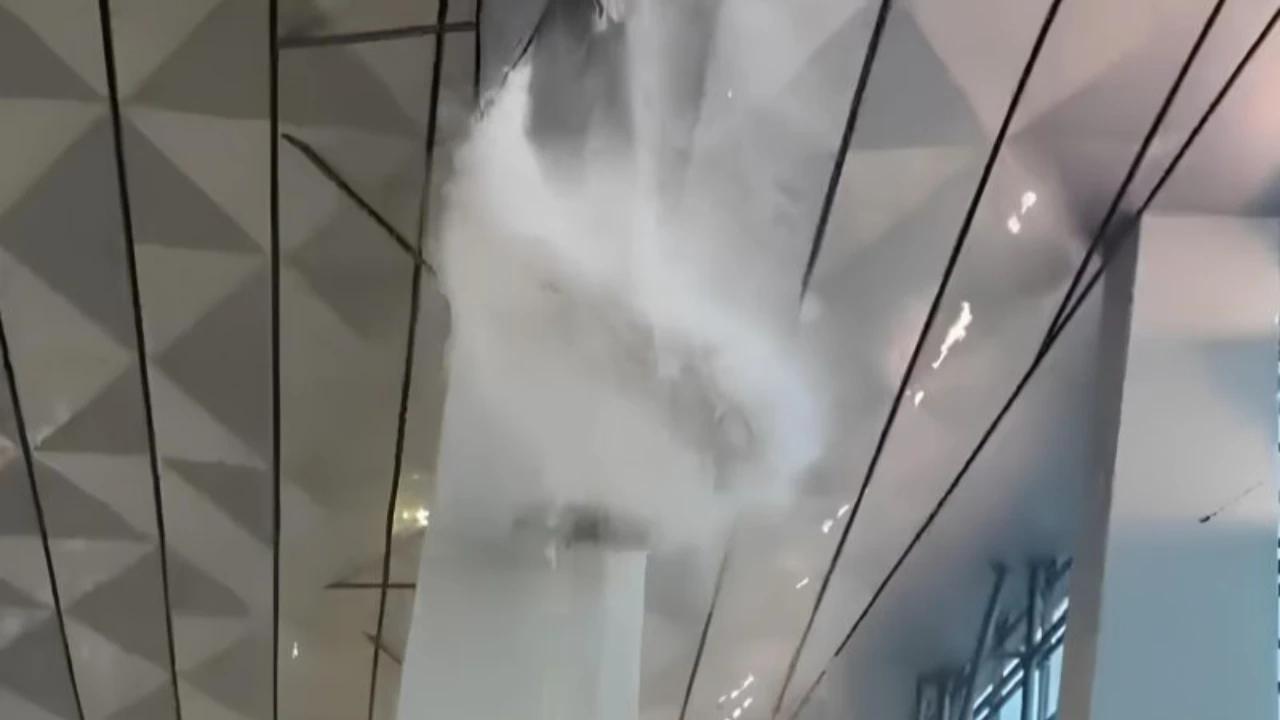 Cuaca Ekstrem, Atap Terminal 3 Bandara Soekarno-Hatta Ambruk