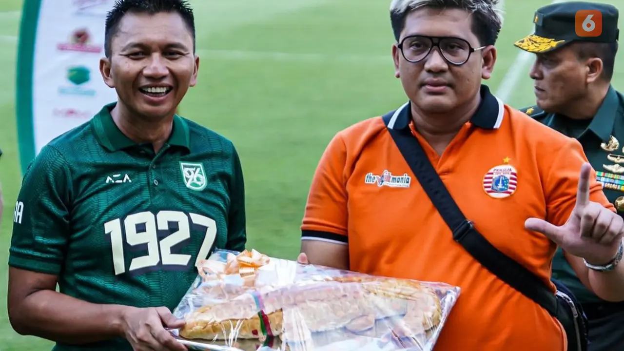 HUT Persebaya Surabaya Dapat Kado dari Bonek dan The Jakmania