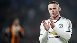 Wayne Rooney - Manchester United harus berjuang dari babak kualifikasi untuk berlaga di Liga Champions musim 2015/2016. Rooney berhasil menjadi pahlawan MU dan memastikan tampil di Liga Champions berkat hattrick yang ia ciptakan saat mengandaskan Club Brugge. (Foto: AFP/Oli Scarff)