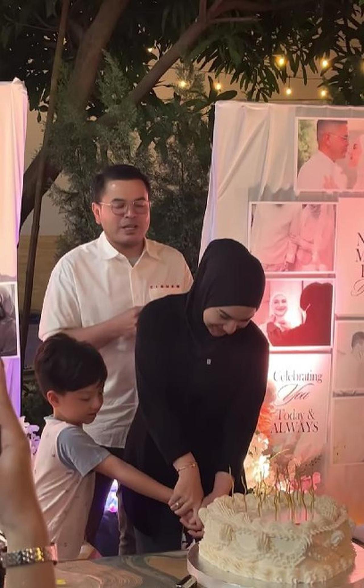 14 Potret Halaman Rumah Irish Bella dan Haldy Sabri, Estetik Bak Resort Pribadi