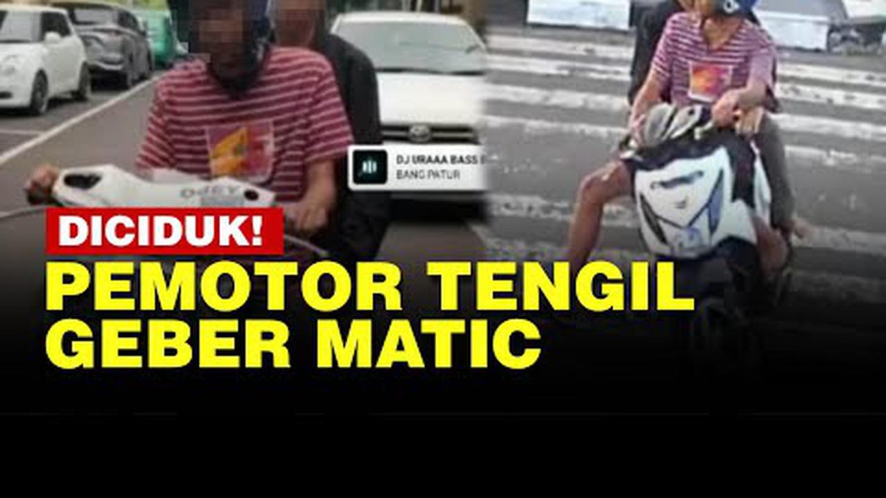 VIDEO: Dua Pria Tengil Geber-Geber Motor saat Warga Salat Idulfitri Ditangkap