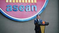 Menteri Luar Negeri Jepang Toshimitsu Motegi memaparkan tiga poin arah kebijakan baru Jepang-ASEAN. (Foto: ASEAN Secretariat / Kusuma Pandu Wijaya)
