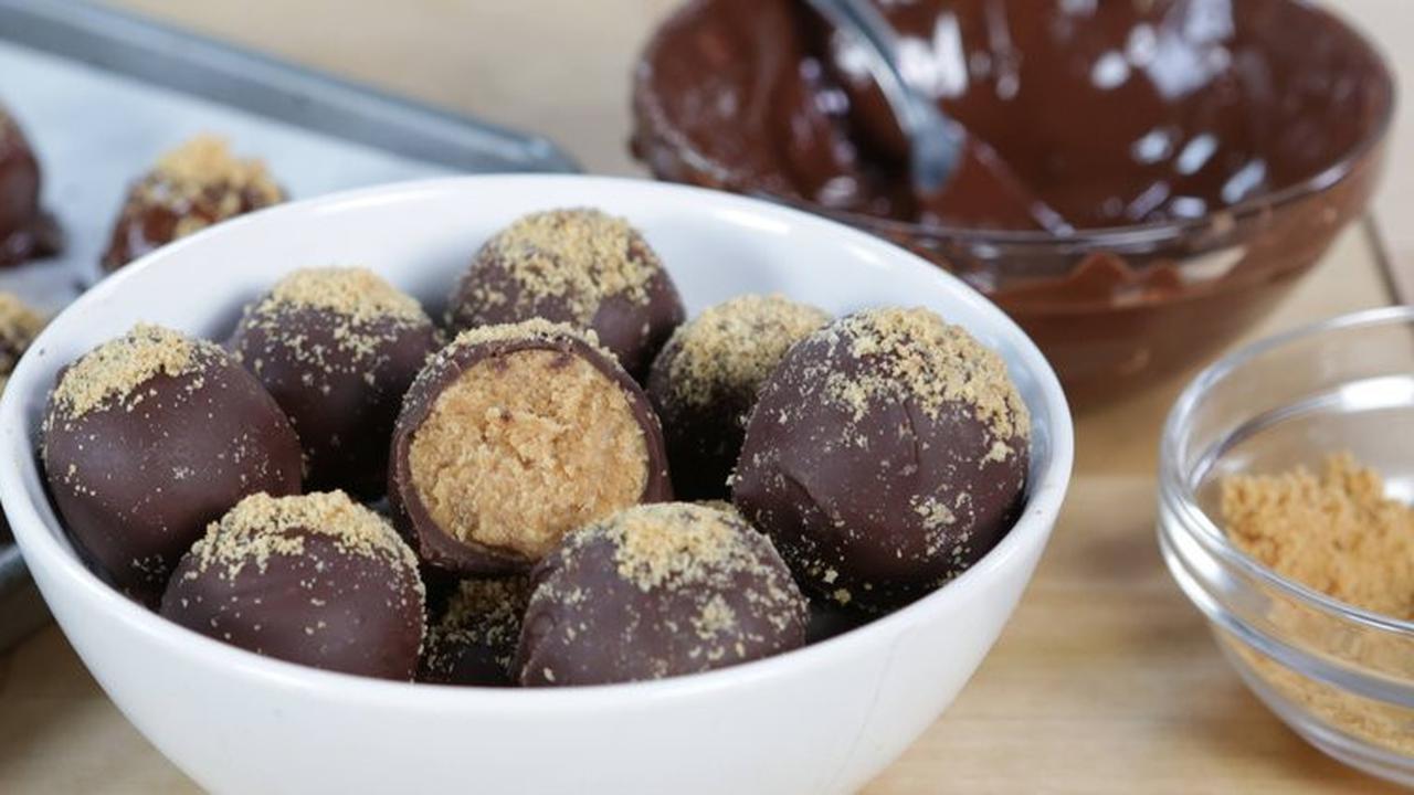 Bola-bola Cokelat, Camilan Manis untuk Teman Minum Teh