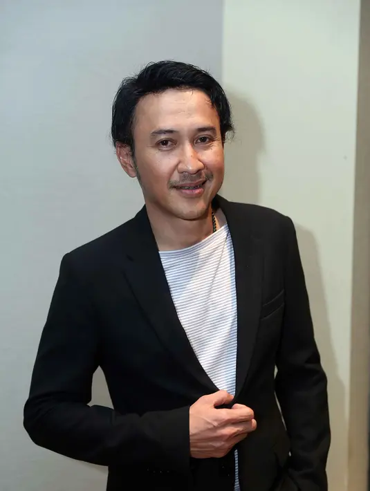 Saat bermain dalam film Surga Menanti, Agus mendapatkan banyak inspirasi. Sebagai orang tua, ia sangat berharap anaknya bisa menjadi seorang penghafal Alquran. (Nurwahyunan/Bintang.com)