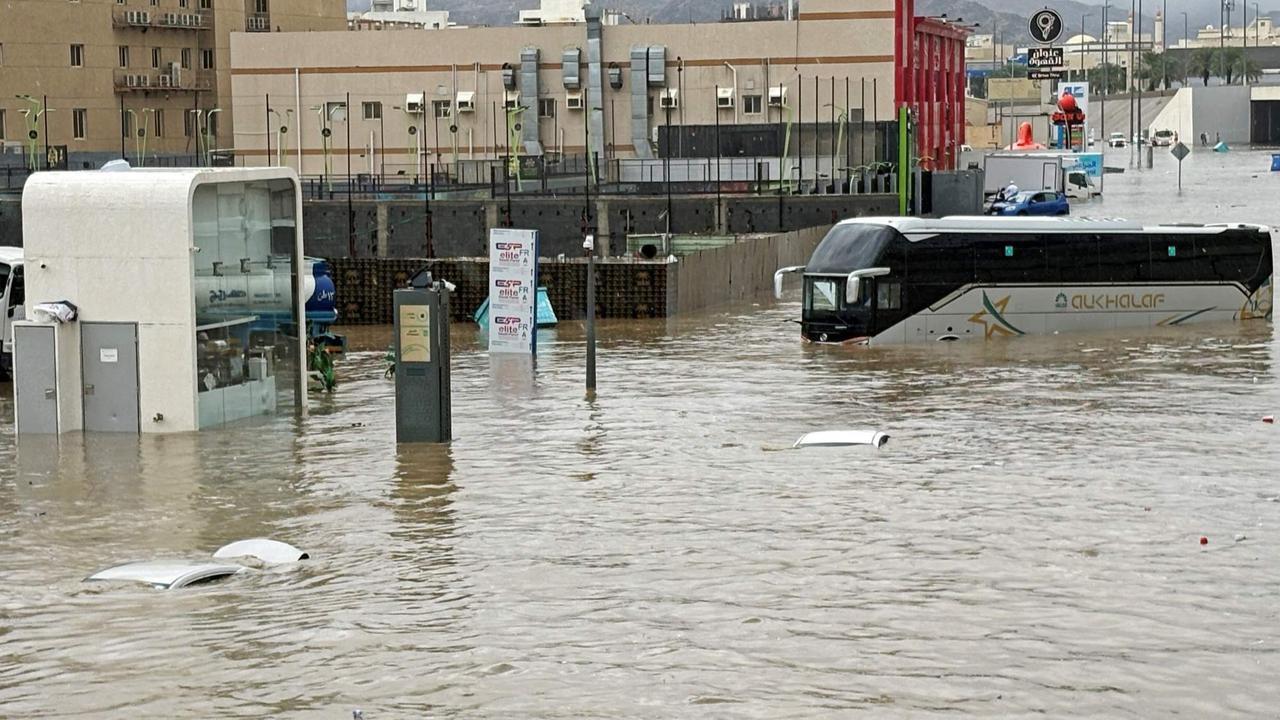 Banjir terjang Mekkah, Arab Saudi