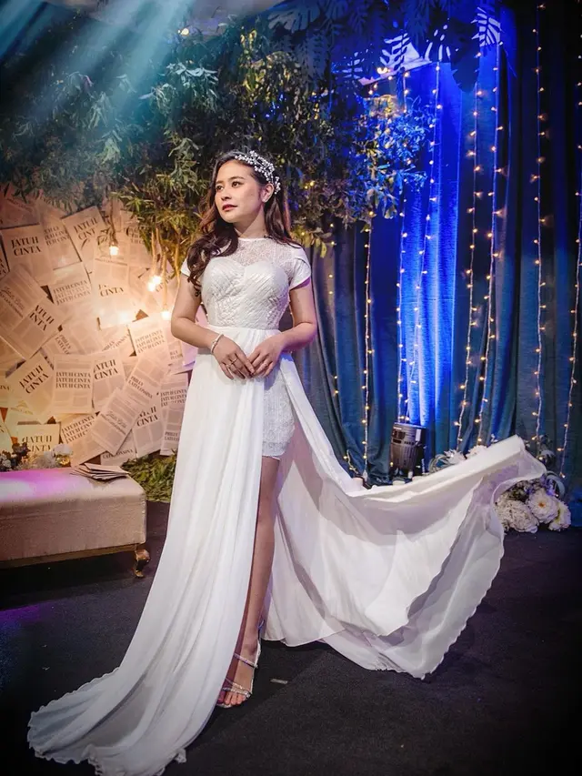 Potret Transformasi Prilly Latuconsina