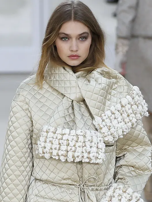 Prestasi Gigi Hadid di dunia hiburan kian meningkat, belum lama Gigi didapuk menjadi model fesyen 'Chanel'. (AFP/Bintang.com)