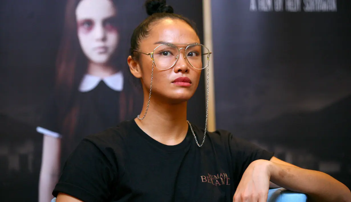 Meski belum berumah tangga, namun perempuan bertubuh proposional ini akan menjadi sosok ibu di film tersebut. Memang bukan untuk yang pertama kali, namun diakuinya jika tantangan masih dihadapinya. (Nurwahyunan/Bintang.com)