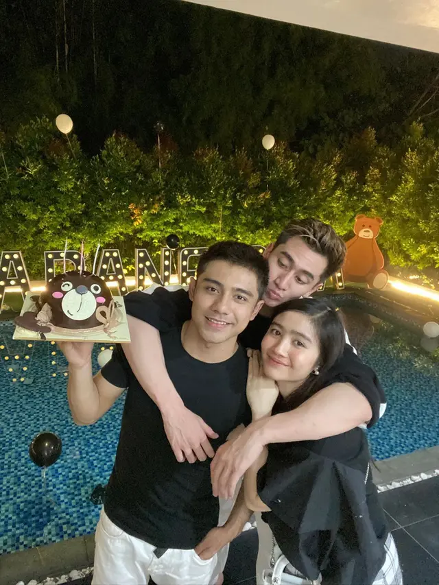 6 Potret Kompak Persahabatan Verrell Bramasta, Febby Rastanty, dan Riza Syah