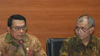Kepala Staf Kepresidenan Moeldoko dan Ketua KPK Agus Rahardjo memberi keterangan saat jumpa pers di Jakarta, Rabu (15/8). Tim nasional pencegahan Korupsi menggelar rapat 'Kolaborasi Cegah Korupsi' terhadap para pejabat pemerintah (Merdeka.com/Dwi Narwoko)