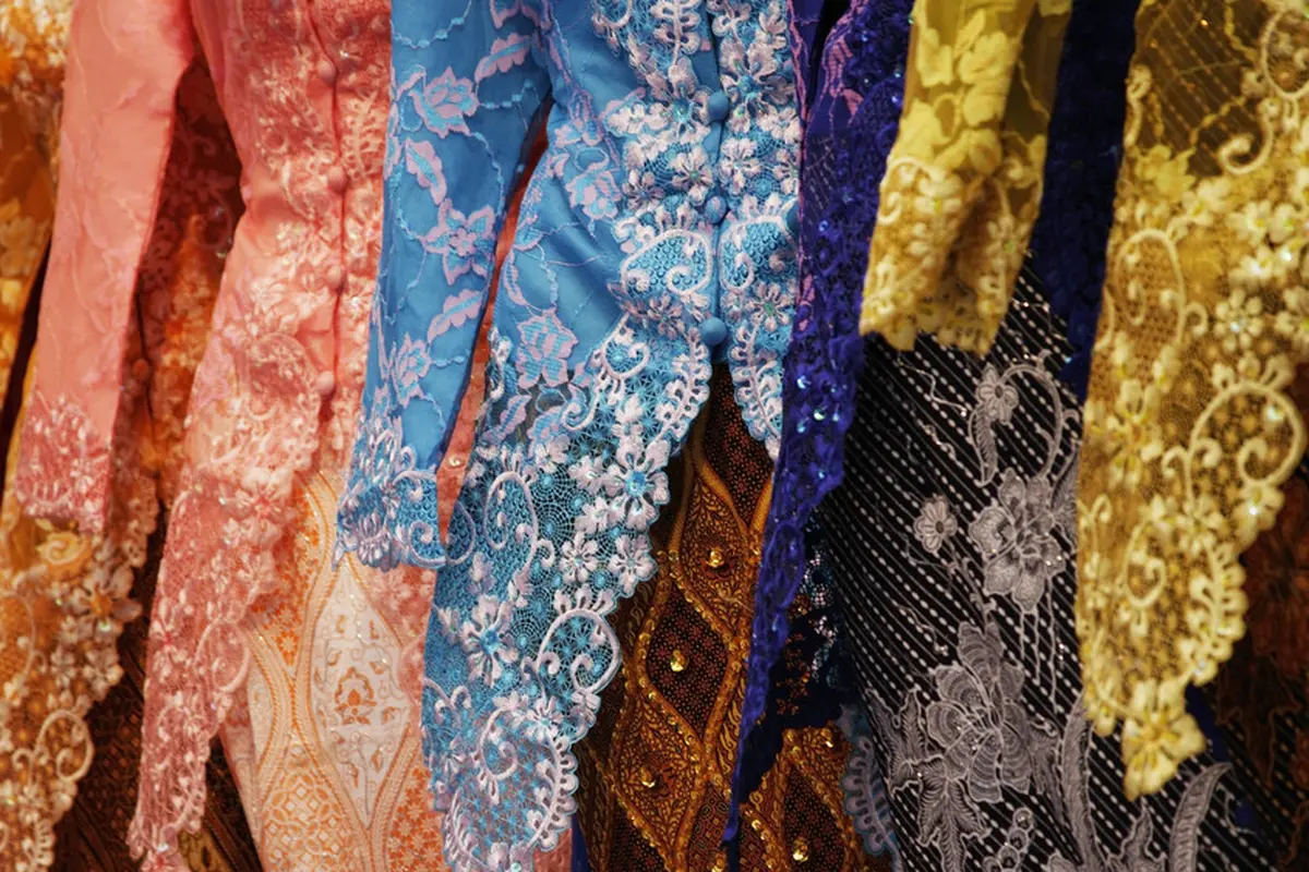 kebaya-kezo