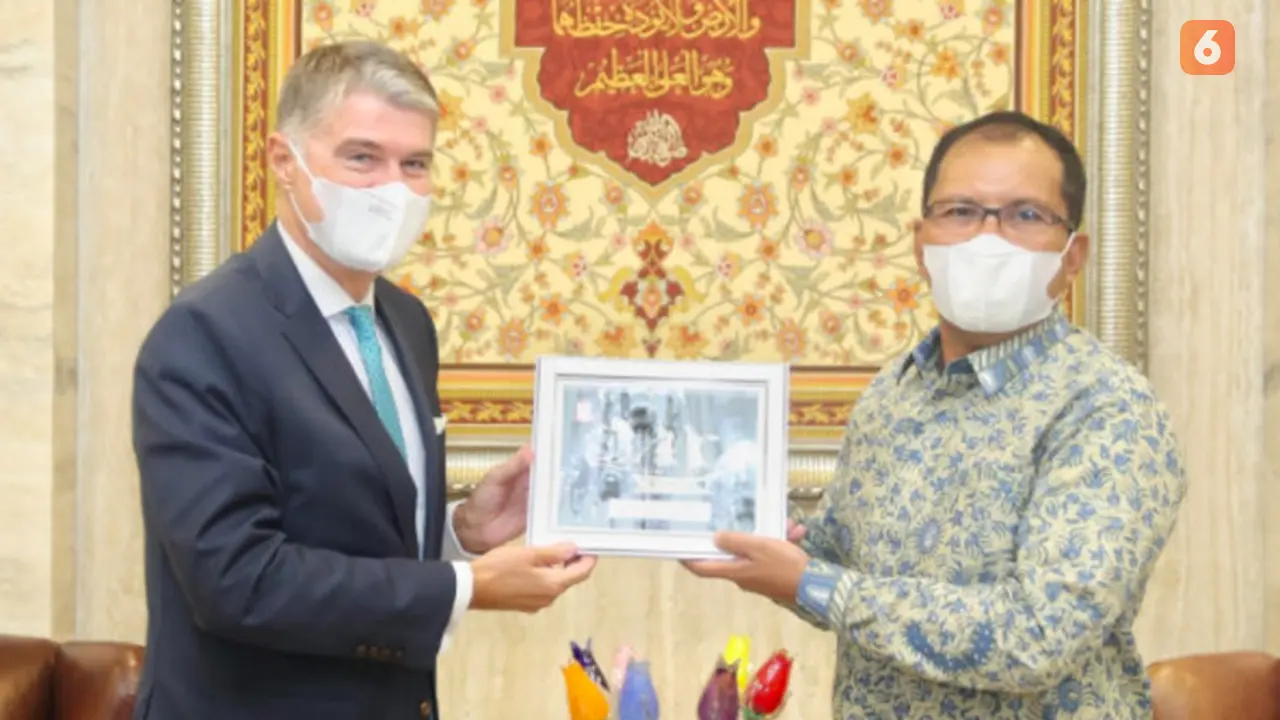 Wali Kota Makassar Danny Pomanto dan Dubes Kroasia untuk Asean Nebojsa Koharovic (Liputan6.com)