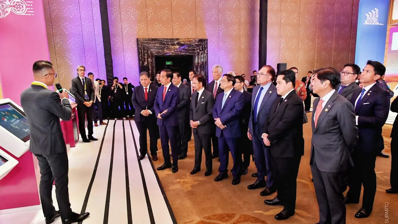 BNI menunjukkan transformasi digital yang mampu memberikan layanan di dalam negeri sekaligus cross border di ASEAN Indo Pacific Forum (AIPF) 2023. (Dok BNI)
