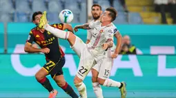 Il Grigiorossi sukses mempermalukan tuan rumah Genoa dengan dua gol tanpa balas. (Tano Pecoraro/LaPresse via AP)