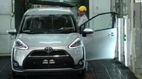 Toyota Sienta mendapat perlakuan khusus di jalur produksi (ist)