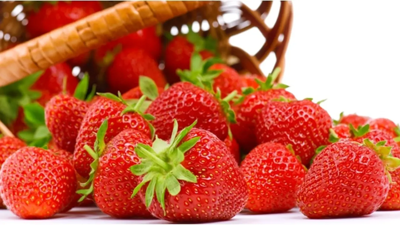 [Bintang] Strawberry Fool, Resep Mudah untuk Temani Malam Minggumu