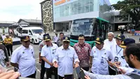 Menteri Perhubungan Budi Karya Sumadi meninjau Terminal Tipe A Leuwipanjang, Bandung pada Jumat (2/2).