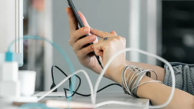 Mobilitas Semakin Tinggi, OPPO Hadirkan Revolusi Baru Pengisian Daya Cepat dengan SuperVOOC