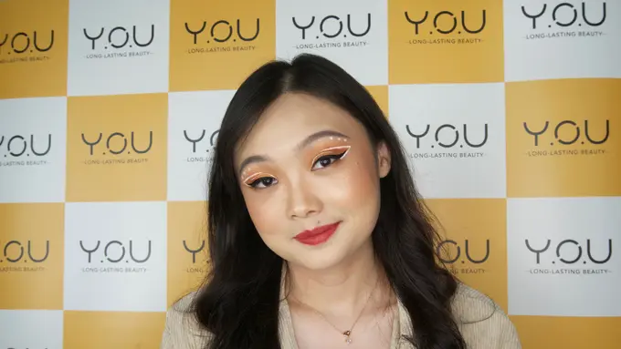 Tutorial Makeup Mata yang Menarik dengan Warna Neon di Masa Pandemi