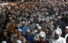 FOTO: Penampakan Ribuan Jemaah Masjid An Nur Empang Bogor Membeludak Berburu Keutamaan Malam Lailatul Qadar