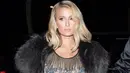 "Wanita ini mengincarku dengan cara demikian dan aku takkan pernah melupakan hal ini. Aku benar-benar merasa terhina," ujar Paris Hilton. (SplashNews)