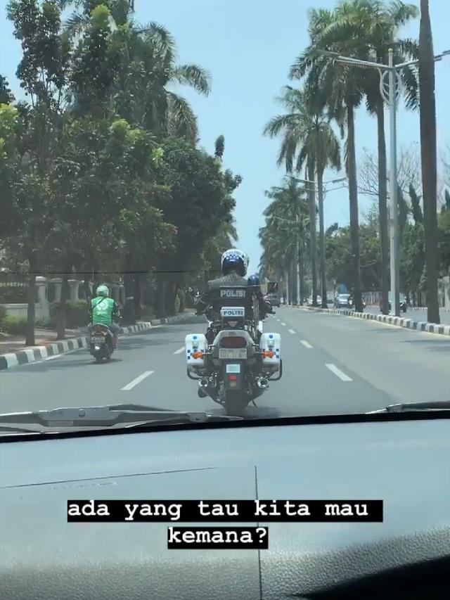 7 Momen Awkarin Bagikan 3000 Nasi Kotak untuk Peserta Demo di DPR