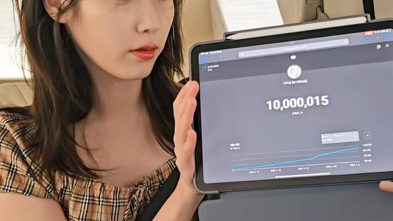 IU Rayakan 10 Juta Subscriber YouTube dengan  Penuh Canda dan Ungkapan Terima Kasih