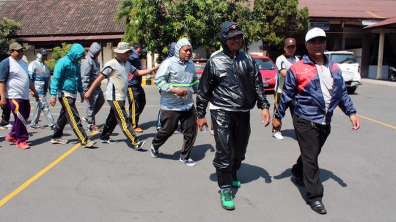 Ini diet ala polisi Kediri, lari 10 km di siang bolong