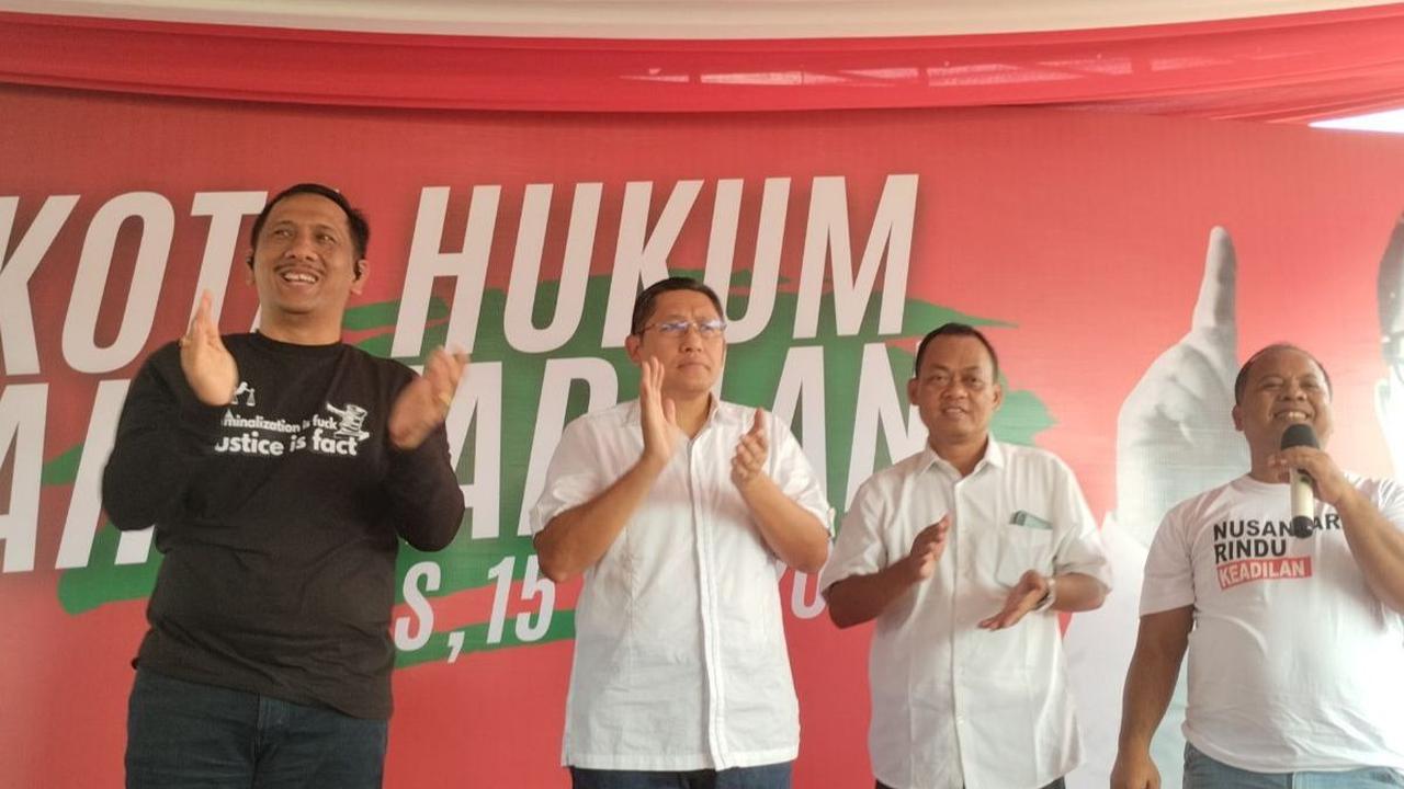 Pidato politiknya itu bertepatan dengan hari ulang tahunnya yang ke-54. Anas berkali-kali menyinggung kezaliman hukum dalam isi pidato politiknya.