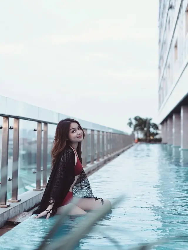 Main Sinetron Baru, Ini 7 Gaya Kasual Icha Nabilah Saat Liburan