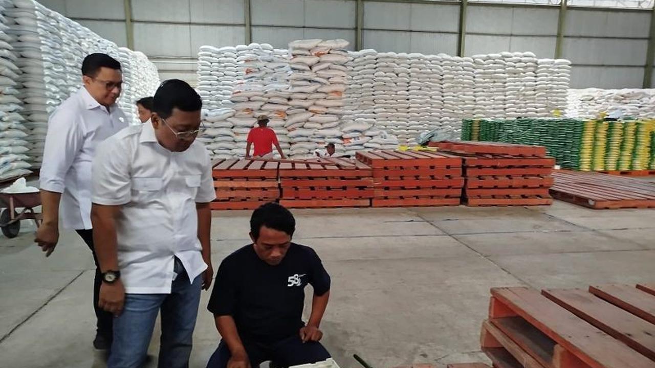 Bukan Kaleng-kaleng! Bapanas Pastikan Kualitas Beras Bulog Ponorogo Bebas Kutu & Aman Hingga 2025