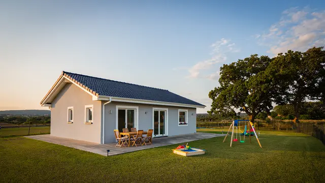 Model Rumah Mungil Tapi Punya Teras Luas