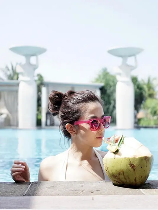 Setelah menjalani honey moon di Bali beberapa hari usai menikah, pasangan ini kembali menjalani bulan madu kembali ke Gili Trawangan. (Intsgram/frandaaa87)