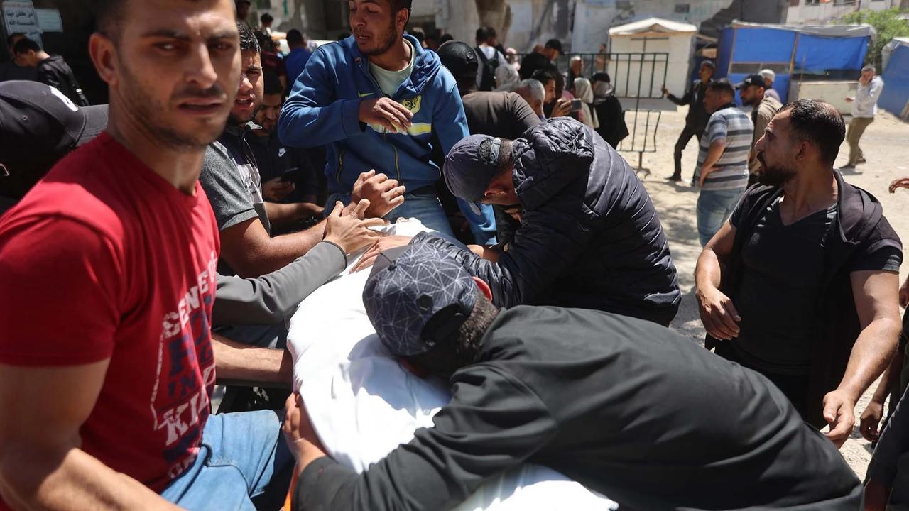 FOTO: Serangan Israel Kembali Guncang Gaza Utara