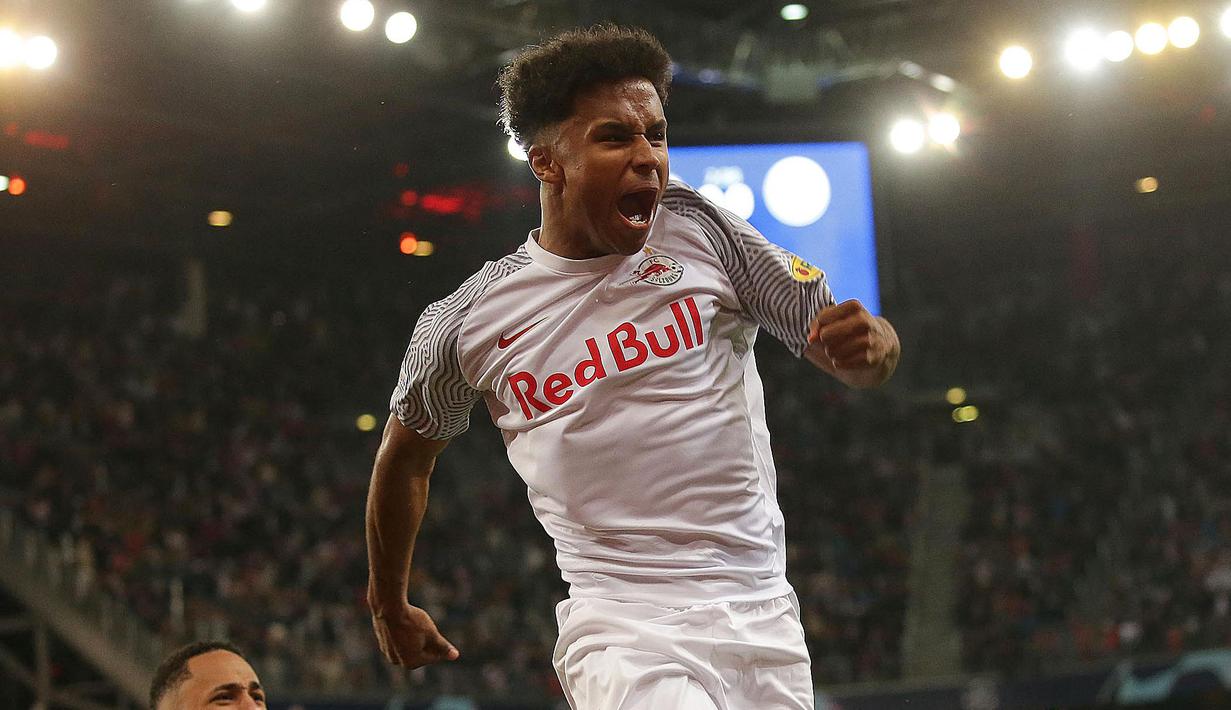 Karim Adeyemi merupakan target Liverpool pada bursa transfer musim dingin mendatang. Penyerang muda RB Salzburg itu telah mencetak 10 gol dari 12 laga di Liga Austria dan 3 gol dari 4 laga di Liga Champions musim ini. Ia tentu akan menjadi pilihan yang menarik bagi Jurgen Klopp. (AFP/APA/Krugfoto)