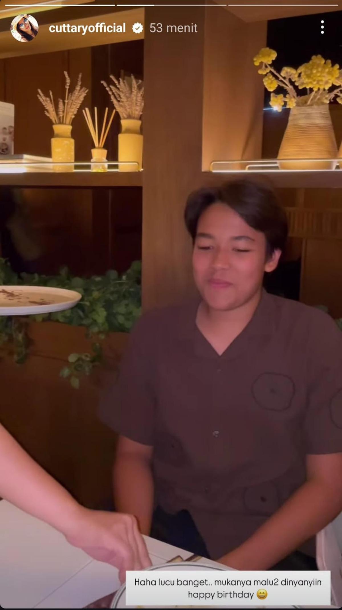 Potret Cut Tari dan Richard Kevin Rayakan Ulang Tahun Anak, Lakukan Dinner Keluarga