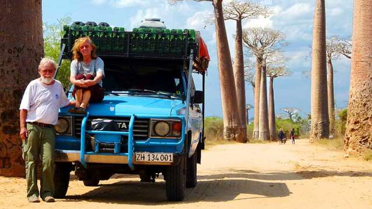 Tangguhnya Land Cruiser Temani Pasangan Ini Keliling Dunia