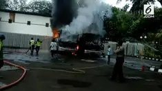 Pagi ini sebanyak 3 bus milik Kementerian Keuangan terbakar. Penyebab kebakaran masih diselidiki oleh pihak kepolisian.