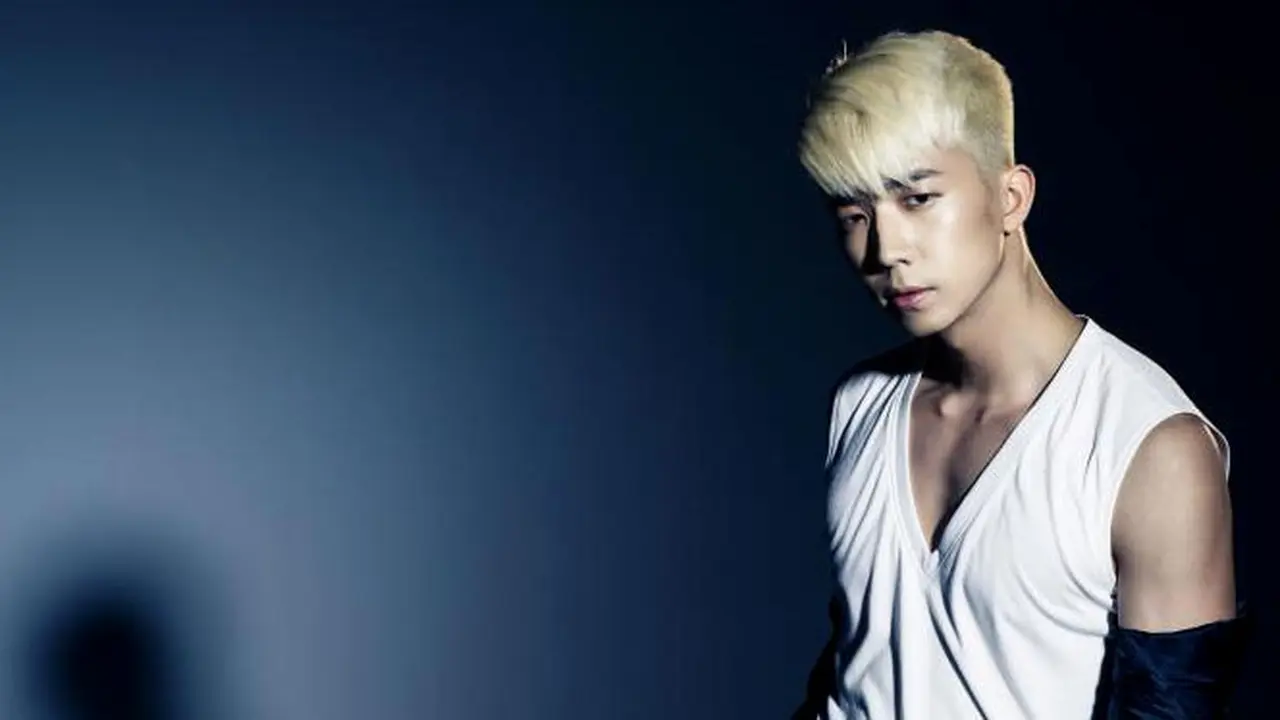 wooyoung-2pm-140115b.jpg