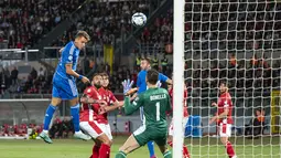 Italia menang atas tuan rumah Malta dengan skor 2-0. (AP Photo/Rene Rossignaud)