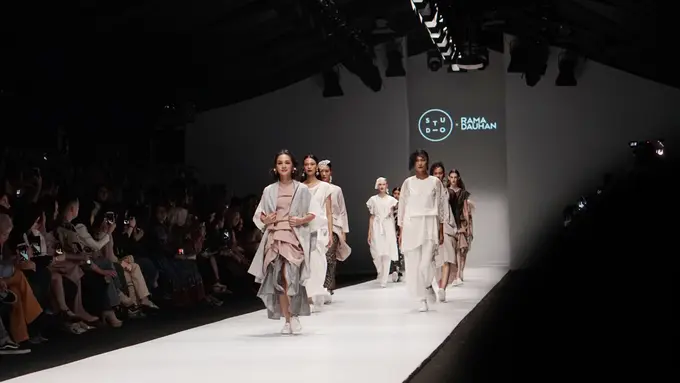 Tampil Minimalis Berkelas di Akhir Tahun dengan Cotton Ink x Rama Dauhan