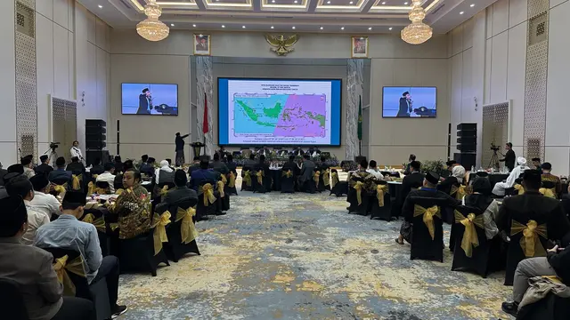 Kementerian Agama (Kemenag) memulai sidang isbat untuk menetapkan awal bulan Dzulhijjah 1446 H dan Hari Raya Idul Adha. Paparan rukyatul hilal dimulai Selasa (27/5/2025) sekitar pukul 17.15 WIB. (Liputan6.com/Nanda Perdana Putra)