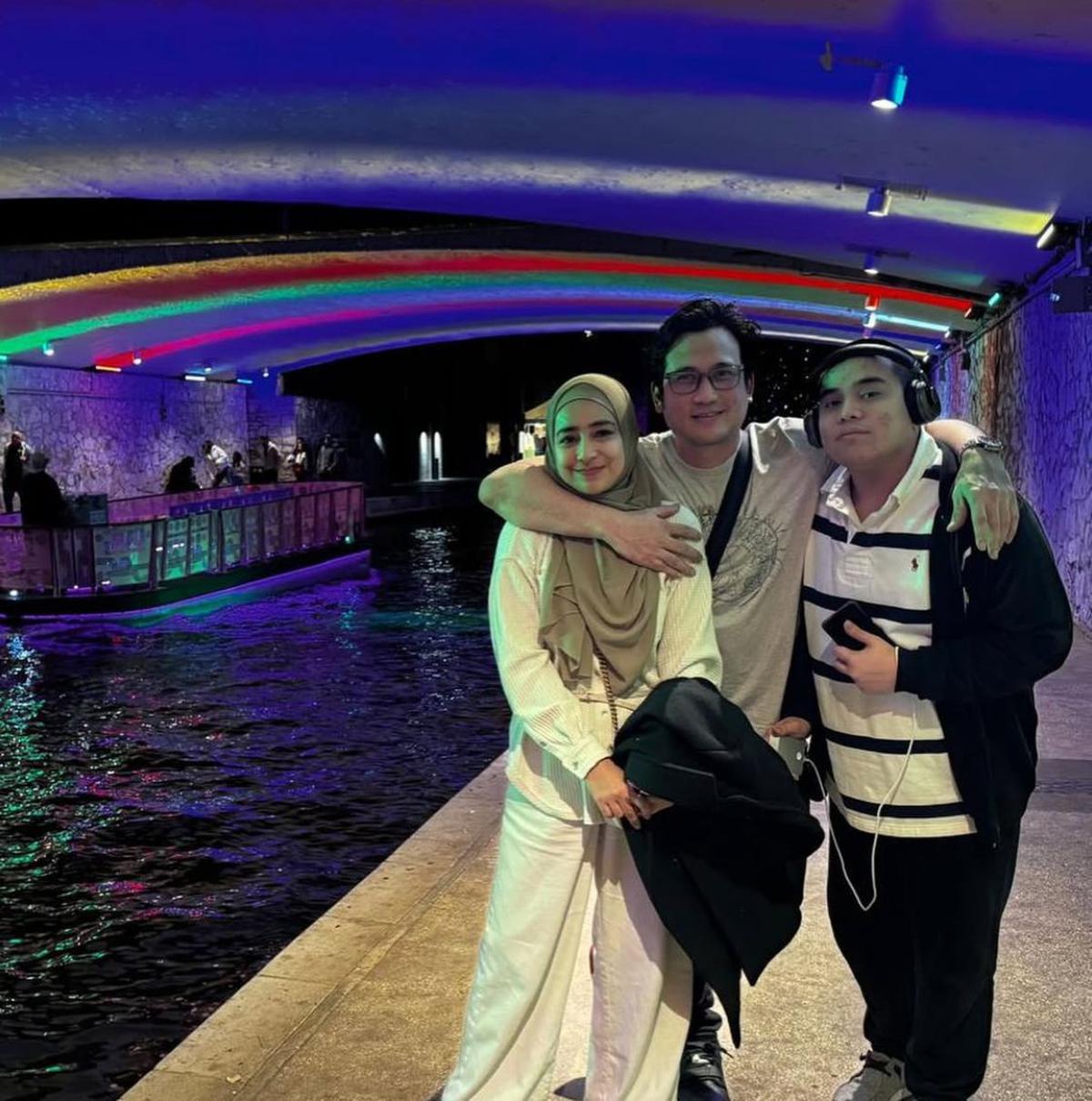 Liburan Mewah Cindy Fatikasari di San Antonio, Rahasia Harmonis Bareng Keluarga dan Teman Terungkap