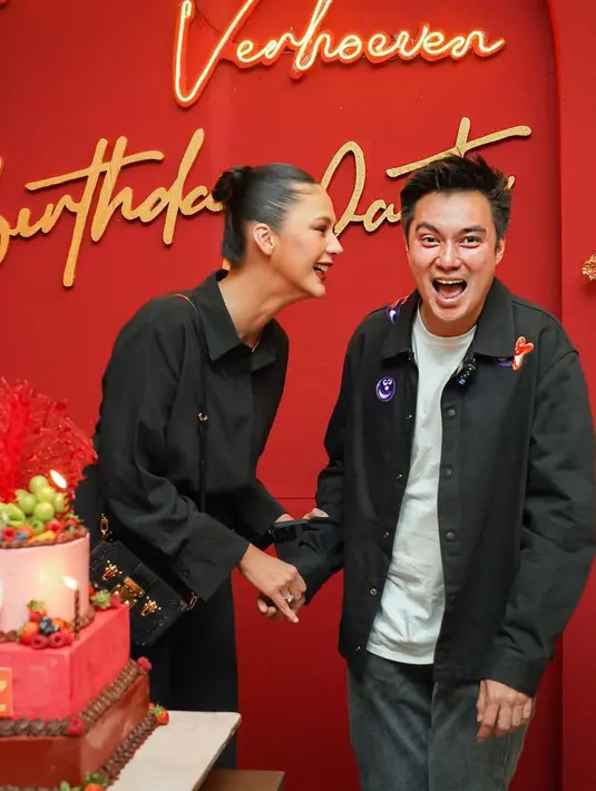 <p>Unggahan tersebut memunculkan beragam reaksi dari netizen. Termasuk beberapa akun centang biru. "tonjoookk," tulis Kartika Putri di kolom komentar. [Instagram/paula_verhoeven]</p>