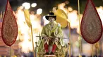Raja Thailand Maha Vajiralongkorn diarak menggunakan tandu keliling Kota Bangkok, Thailand, Minggu (5/5/2019). Maha Vajiralongkorn resmi menjabat Raja Thailand menggantikan Raja Bhumibol Adulyadej yang meninggal dunia. (AP Photo/Wason Wanichorn)