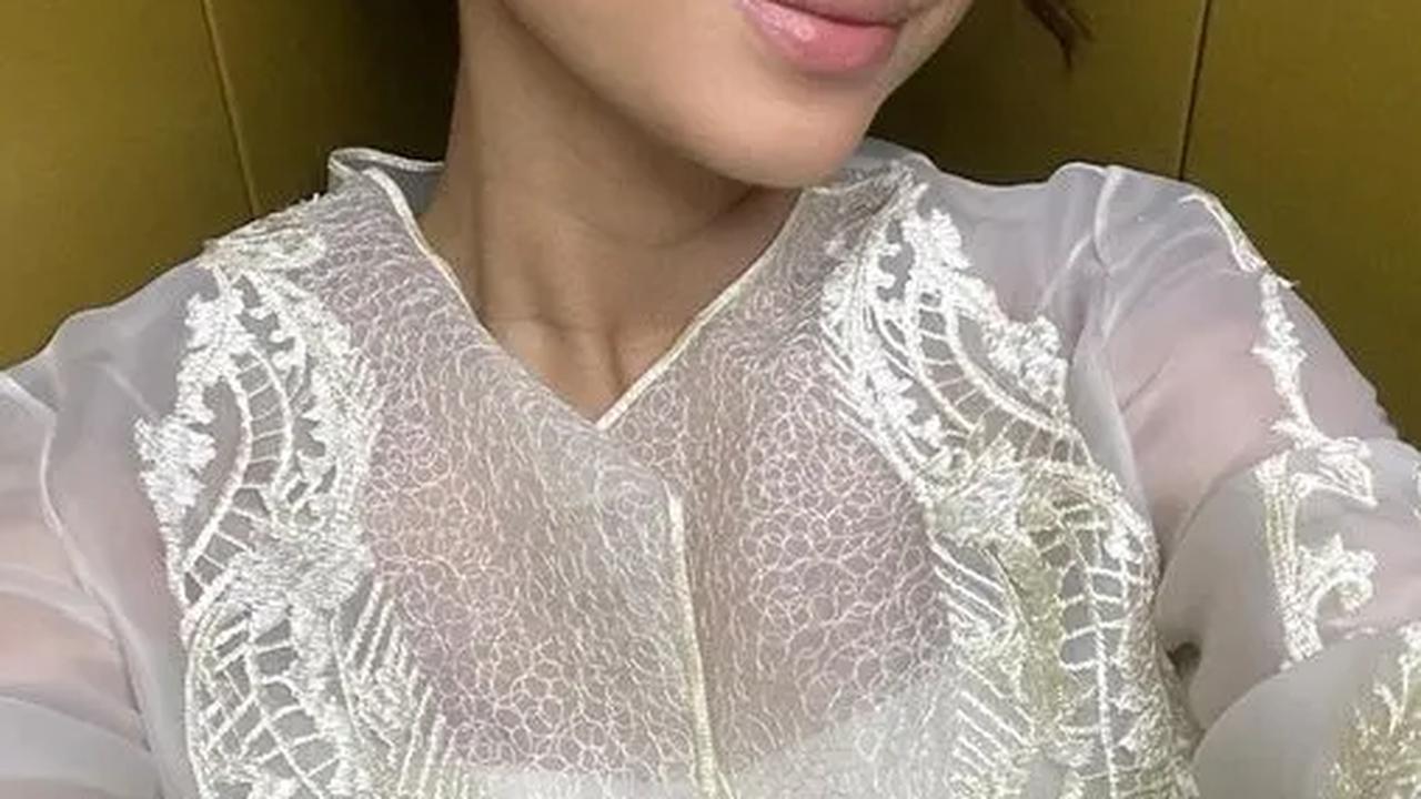 10 Potret Cantik Azizah Salsha saat Hadir di Acara Resepsi Egy Maulana dan Adiba, Netizen 'Natural Aja Cantik Apalagi Makeup