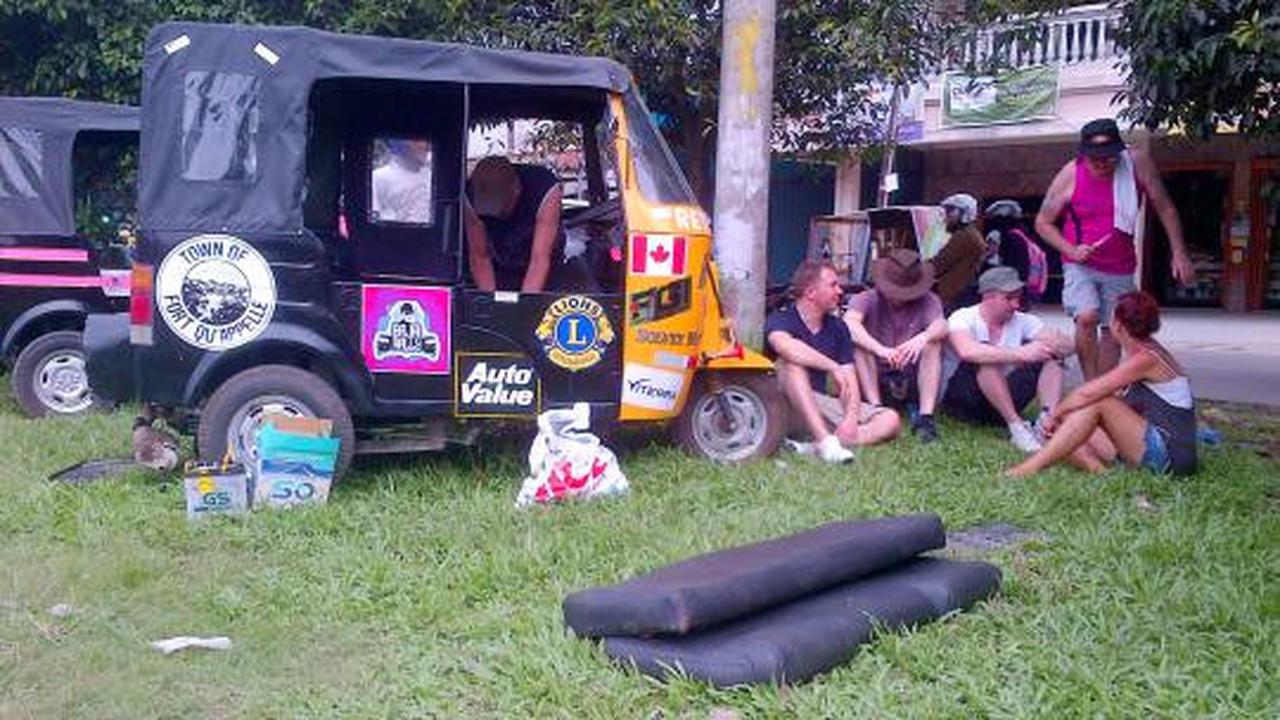 75 turis akan konvoi naik bajaj dari Medan sampai Bali